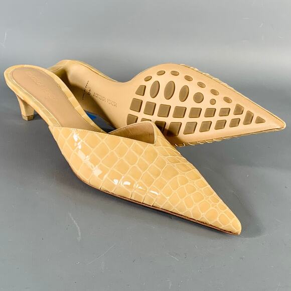 BOTTEGA VENETA 10 Punta Beige Embossed Patent Leather Pointed Toe Mules Pumps - Picture 5 of 8